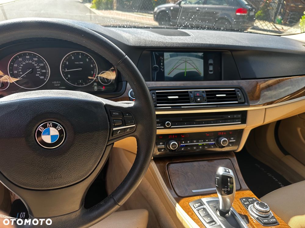 BMW Seria 5 528i - 14