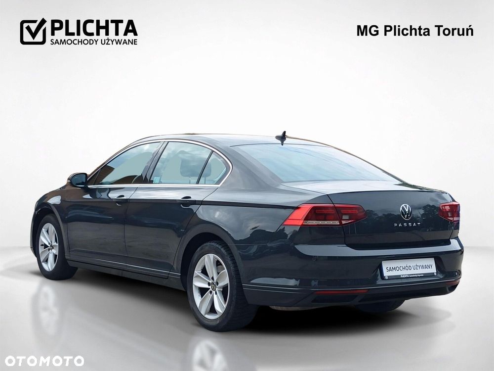 Volkswagen Passat - 4