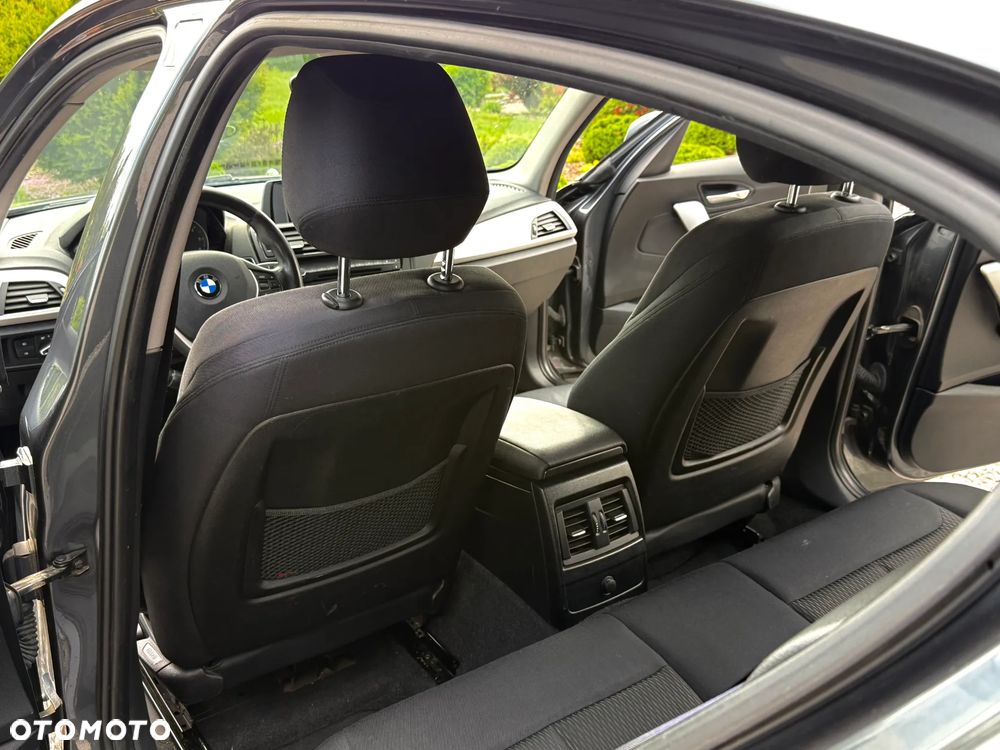 BMW Seria 1 120d Sport Line - 20