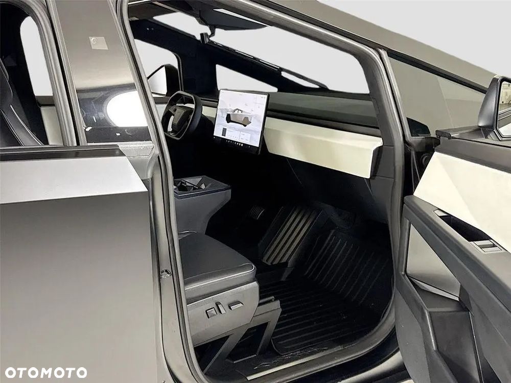 Tesla Cybertruck - 26