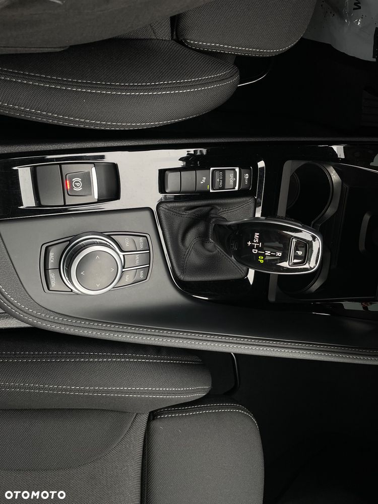 BMW X1 sDrive18i Sport Line - 24