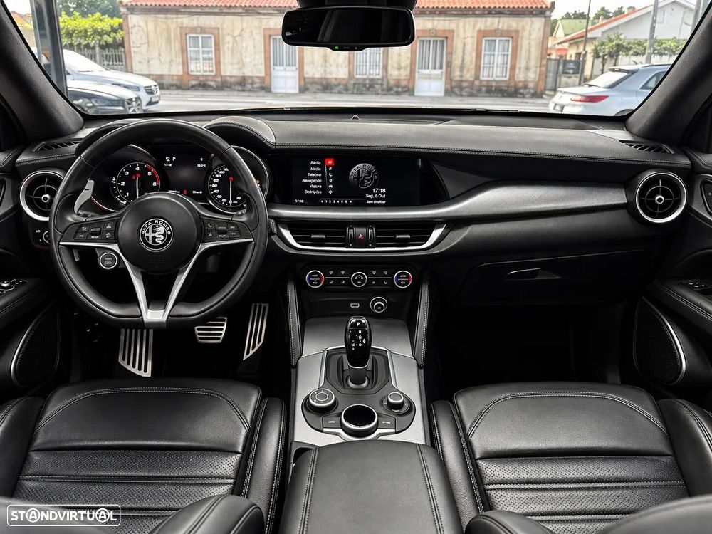 Alfa Romeo Stelvio - 12