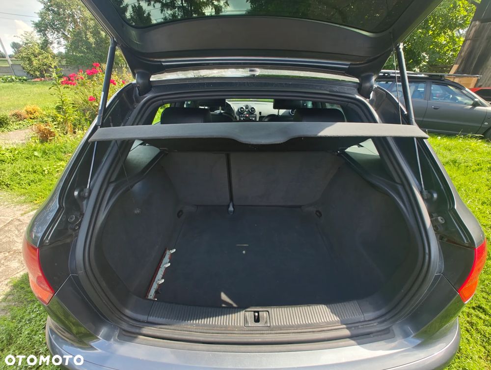 Audi A3 Sportback 2.0 TDI Ambiente - 2