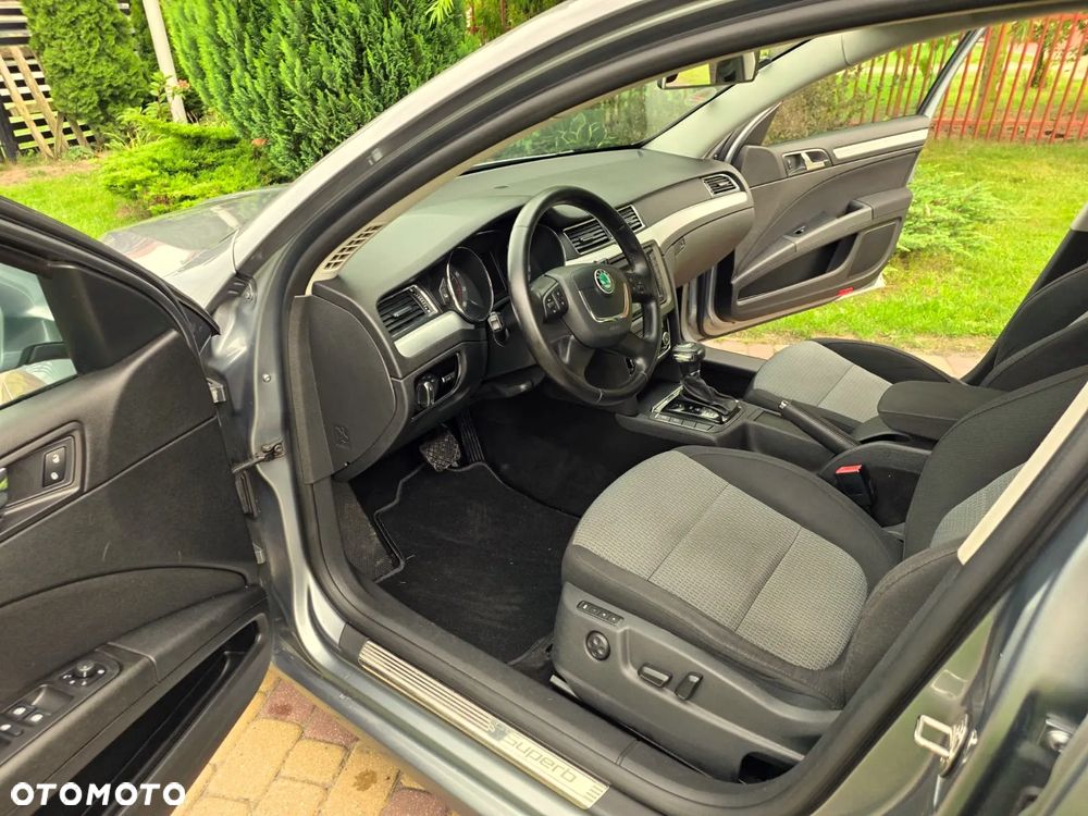 Skoda Superb 1.8 TSI Elegance DSG - 25