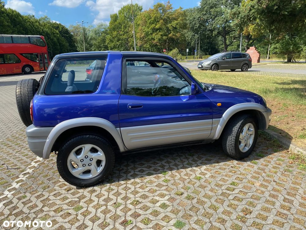 Toyota RAV4 2.0 - 16