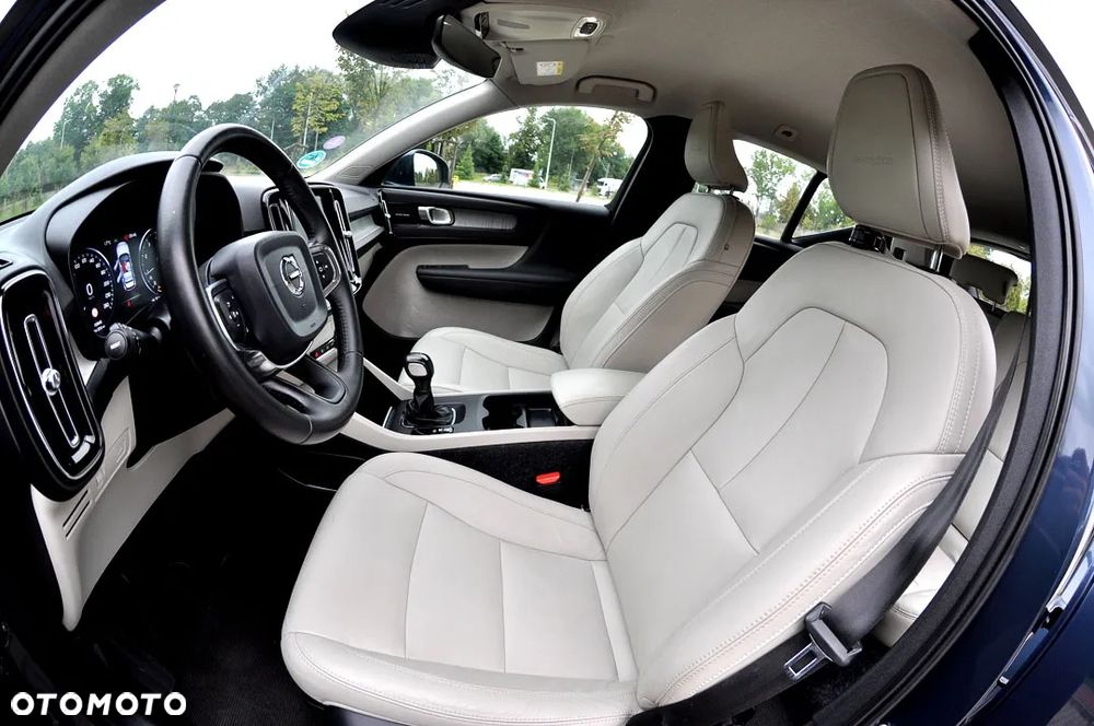 Volvo XC 40 T3 Inscription - 25