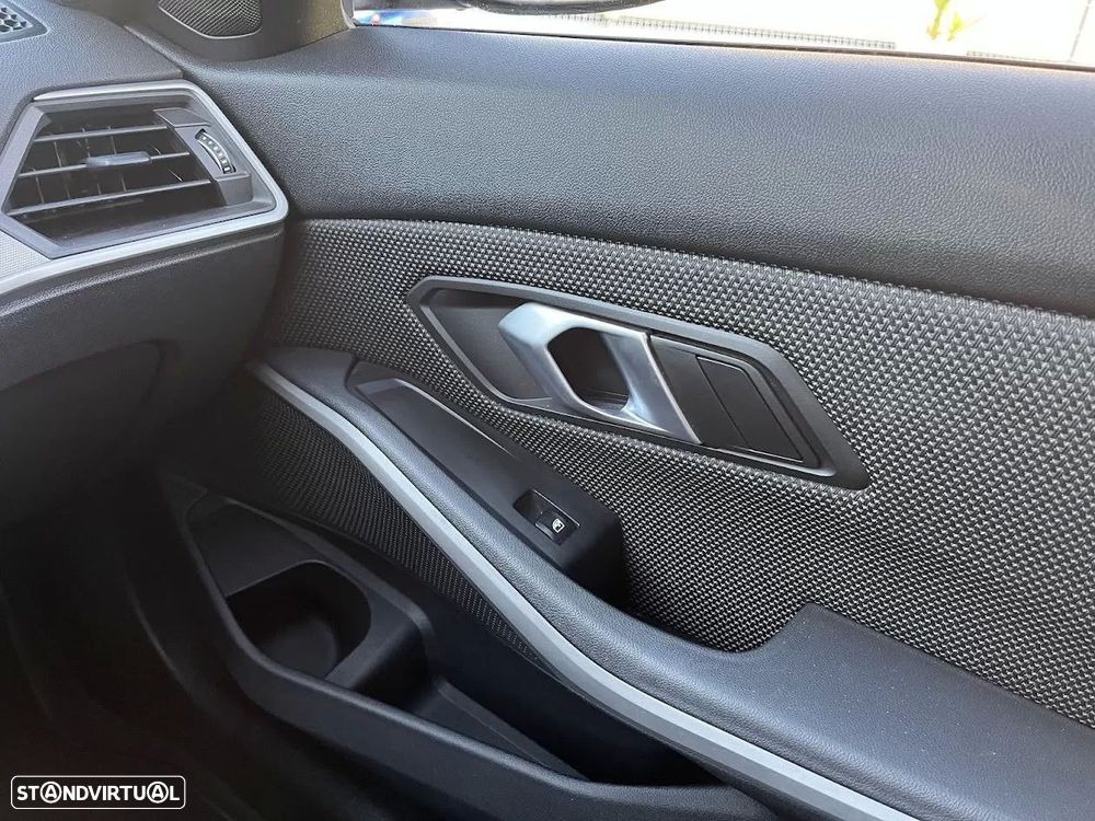 BMW 320 d Pack M Auto - 24