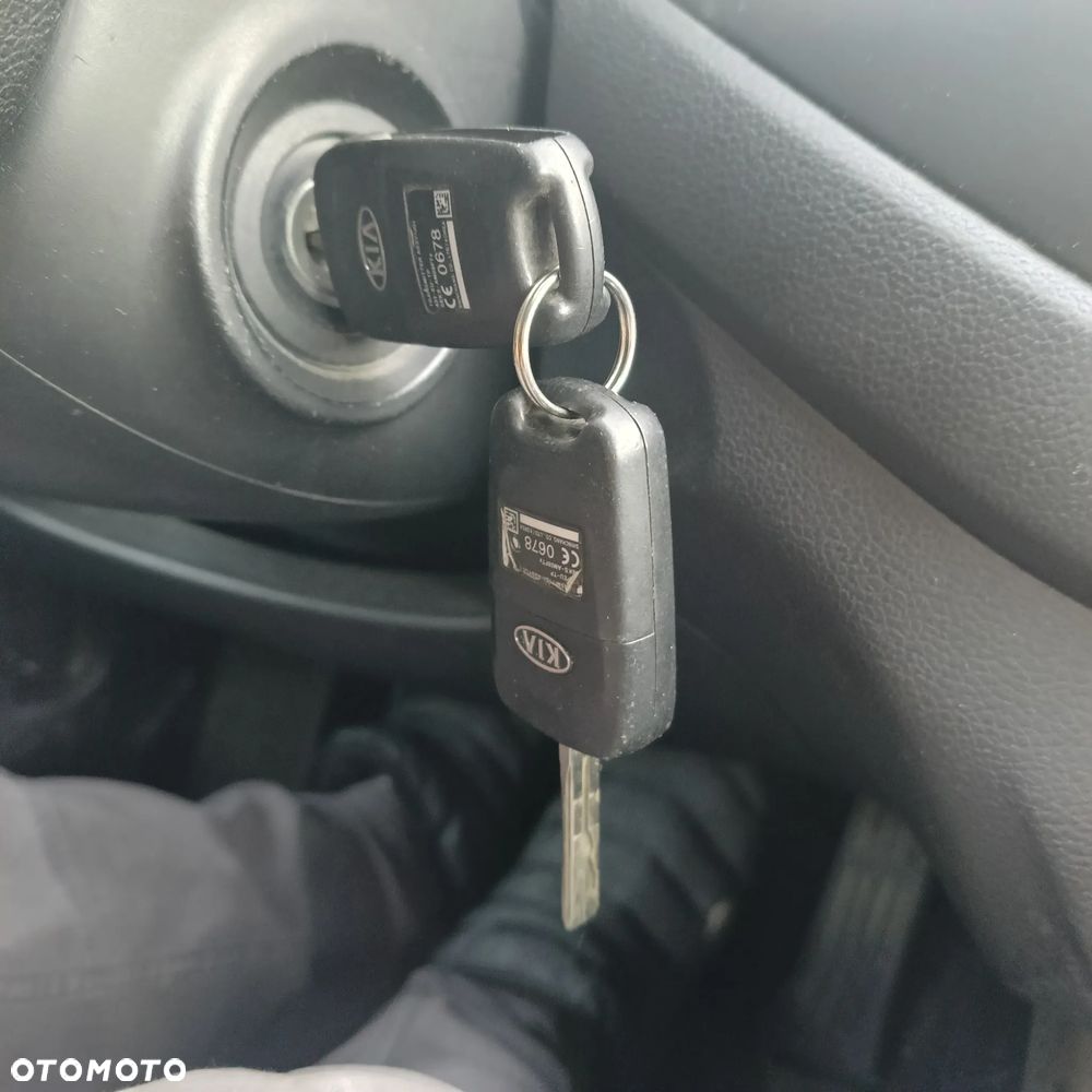 Kia Ceed 1.6 GDI Dream-Team Edition - 13