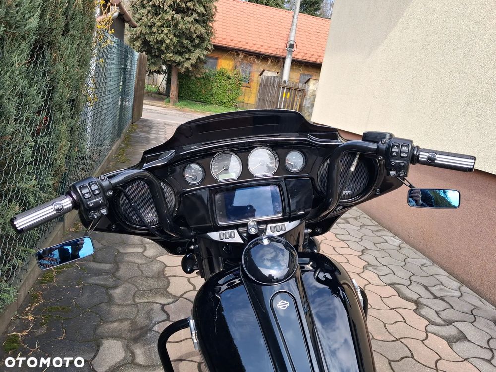 Harley-Davidson Touring Street Glide - 11