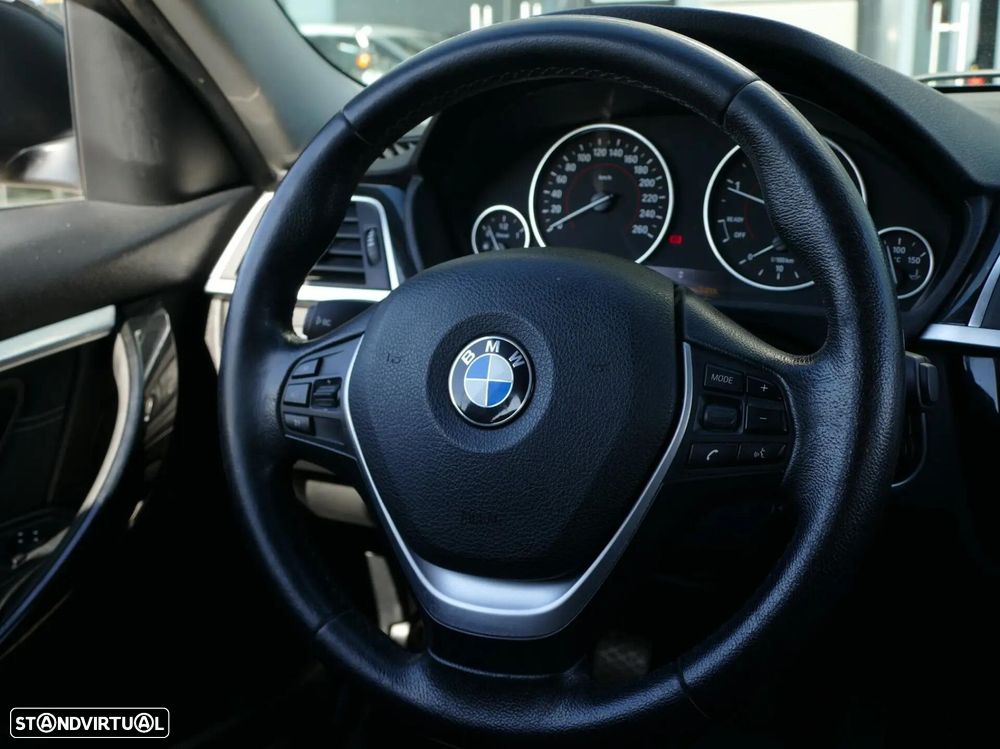 BMW 318 d Line Sport - 39