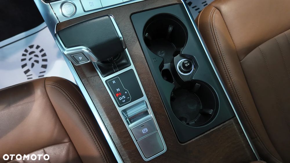 Audi A6 55 TFSI quattro S tronic S line - 29