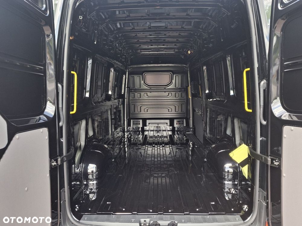 Volkswagen Crafter 35 Furgon 2.0 TDI - 10
