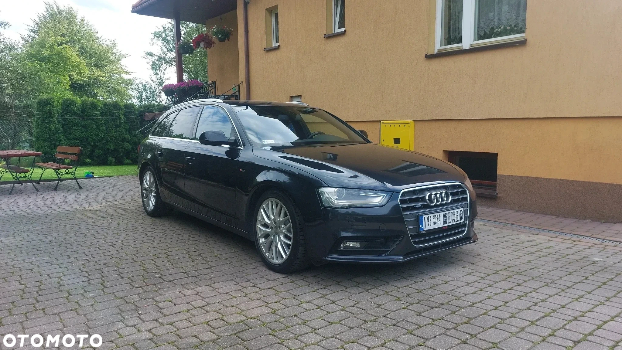 Audi A4 Avant 2.0 TDI DPF quattro S tronic S line Sportpaket - 2