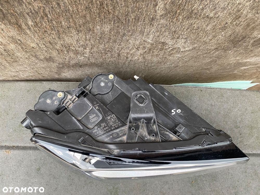 lampa audi Q2 81A zwykła  eu prawa - 7