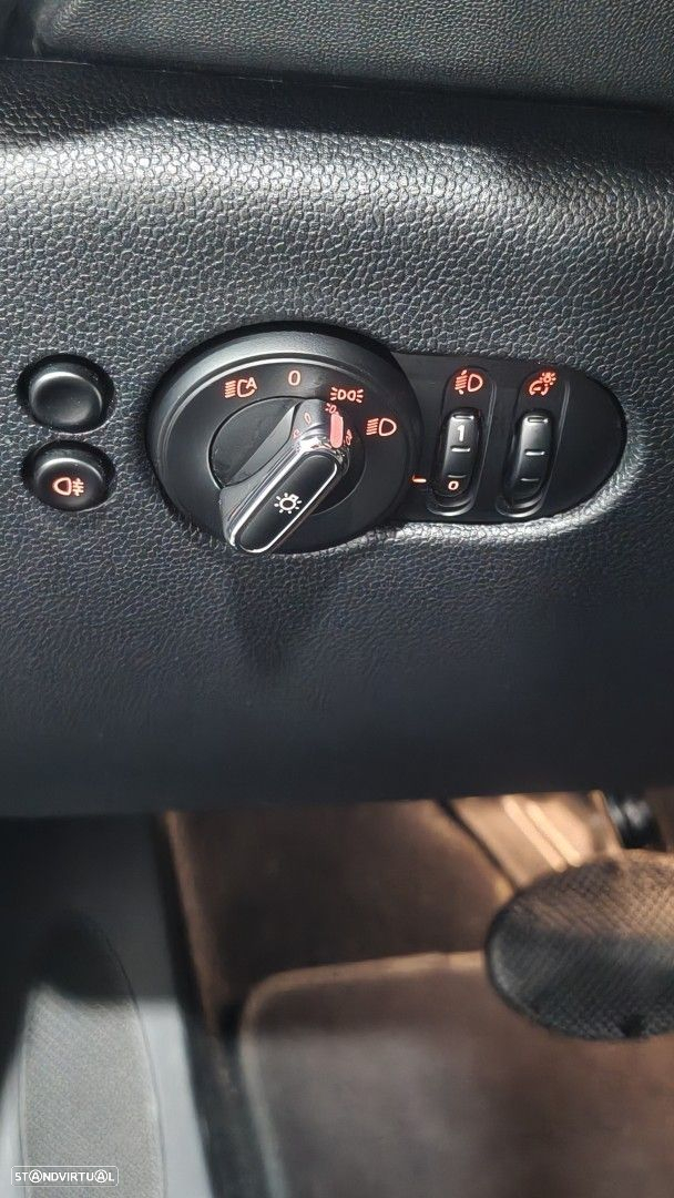 MINI 3 Portas Cooper SE Premium Essential - 29