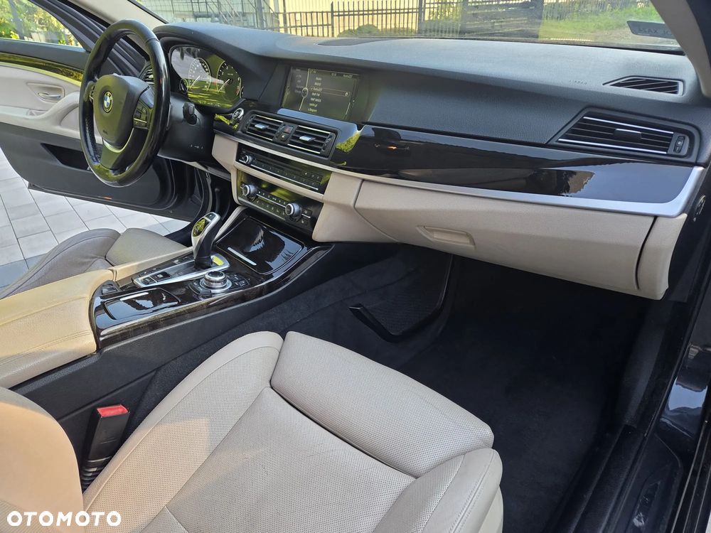 BMW Seria 5 535i xDrive - 10