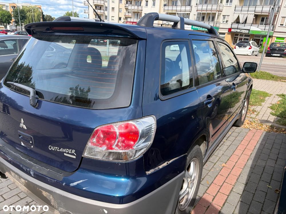 Mitsubishi Outlander 2.0 Comfort 4WD - 6