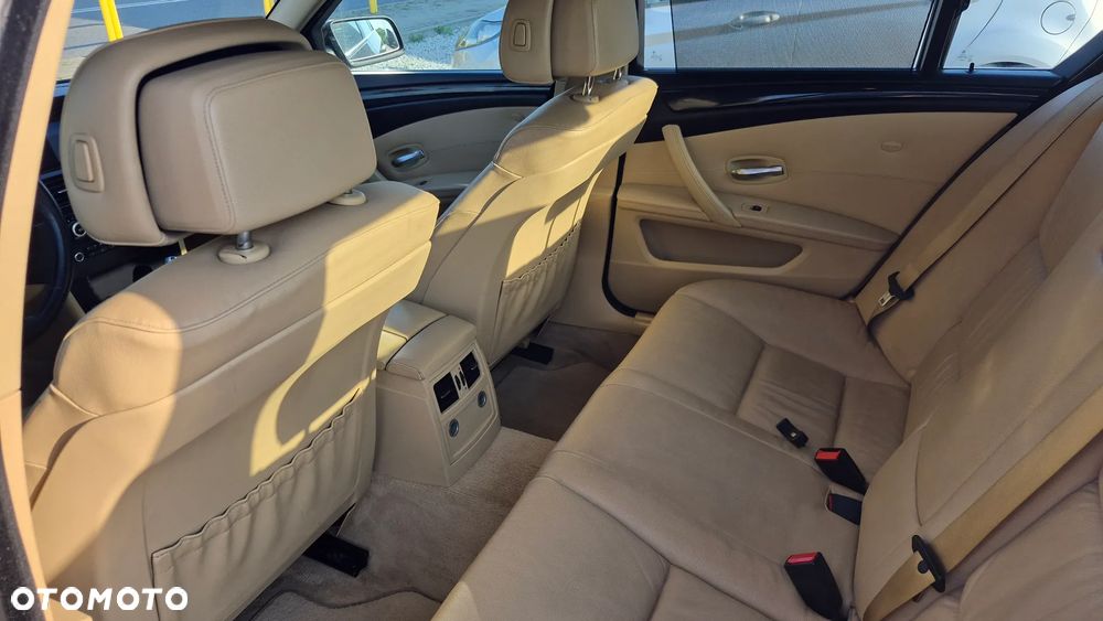 BMW Seria 5 520d - 8