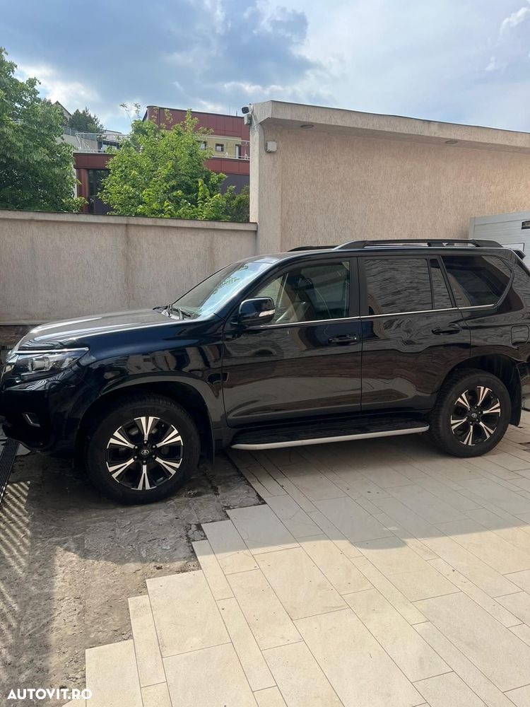 Toyota Land Cruiser 2.8l D-4D 204 CP A/T 7 locuri Luxury AVS Black - 1