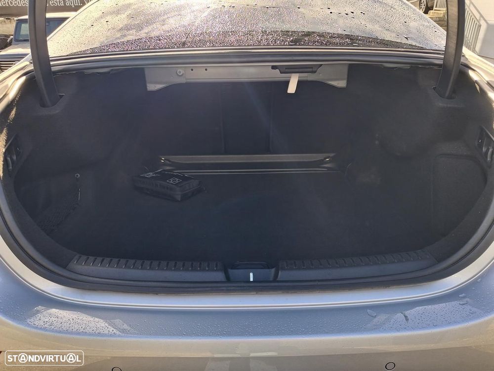 Mercedes-Benz E 220 d Avantgarde - 12