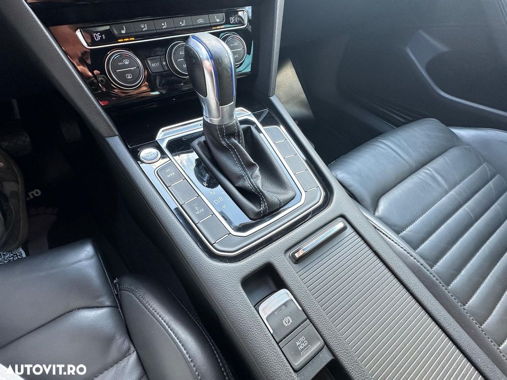Volkswagen Passat - 15