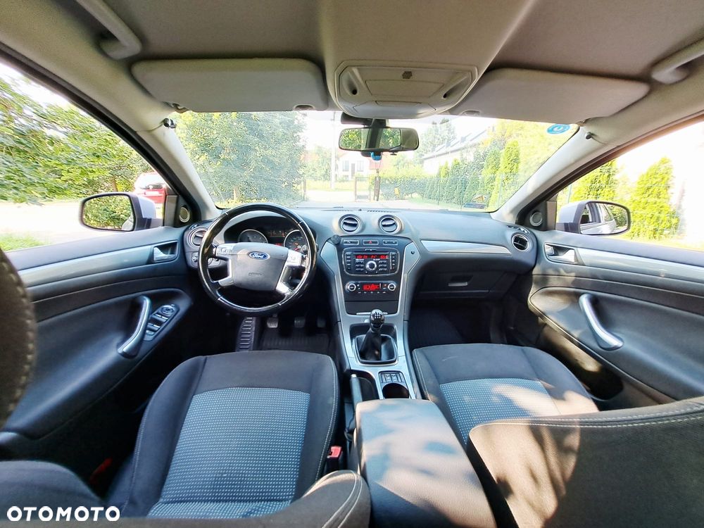 Ford Mondeo 1.6 Gold X - 33