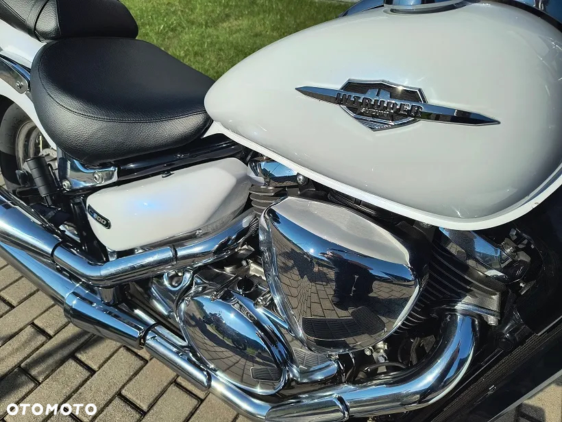 Suzuki Intruder - 3