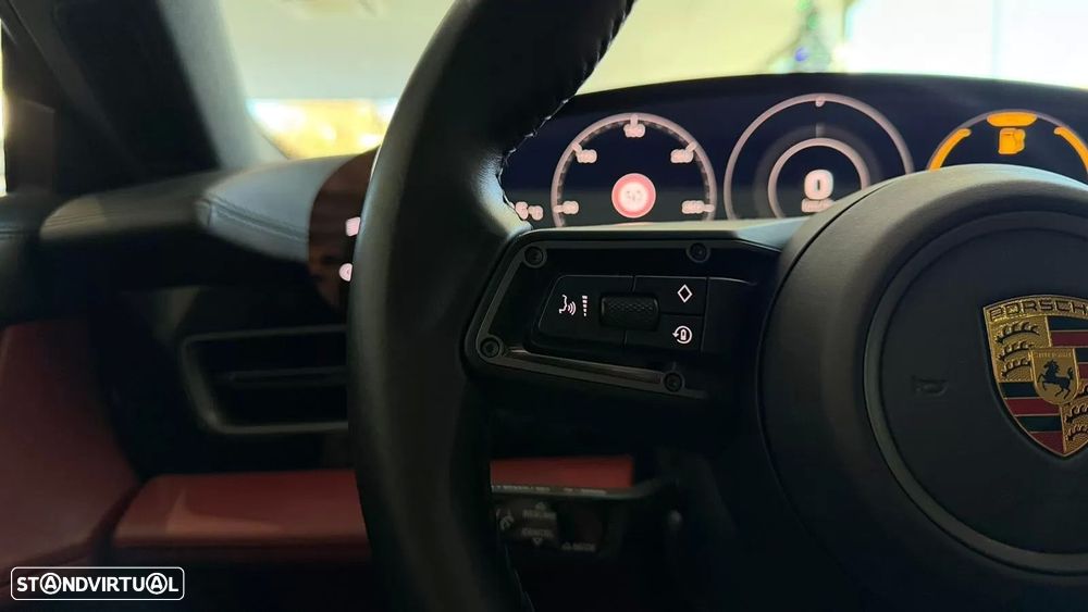 Porsche Taycan 4S - 28