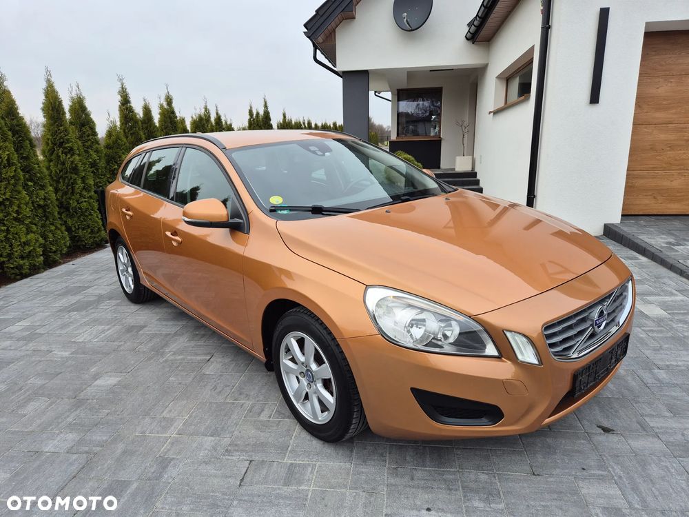 Volvo V60 DRIVe Momentum - 26