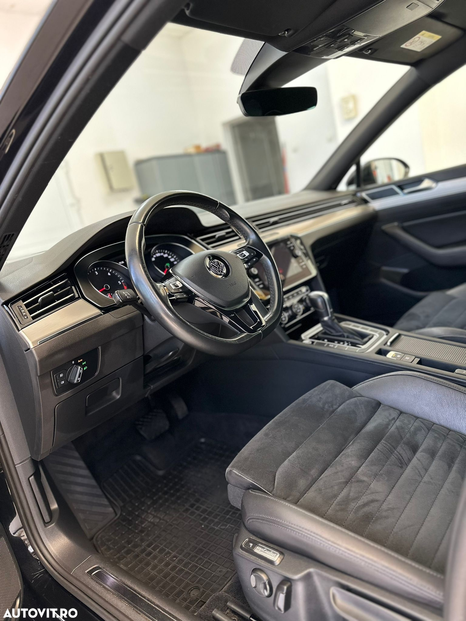 Volkswagen Passat Variant 2.0 TDI DSG Highline - 11