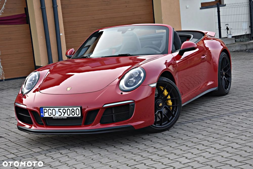 Porsche 911 Carrera 4 GTS PDK - 10