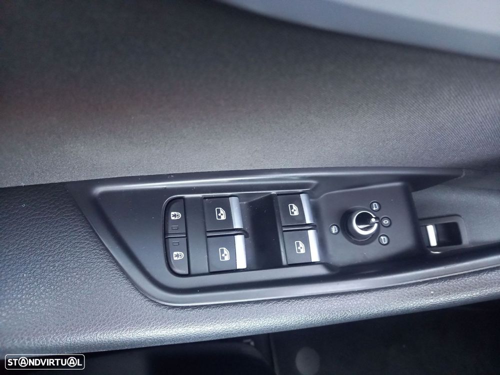 Audi A4 Avant 30 TDI S tronic - 11