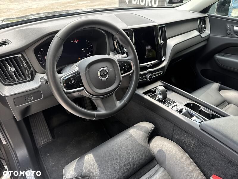 Volvo XC 60 B4 B Plus Dark - 10