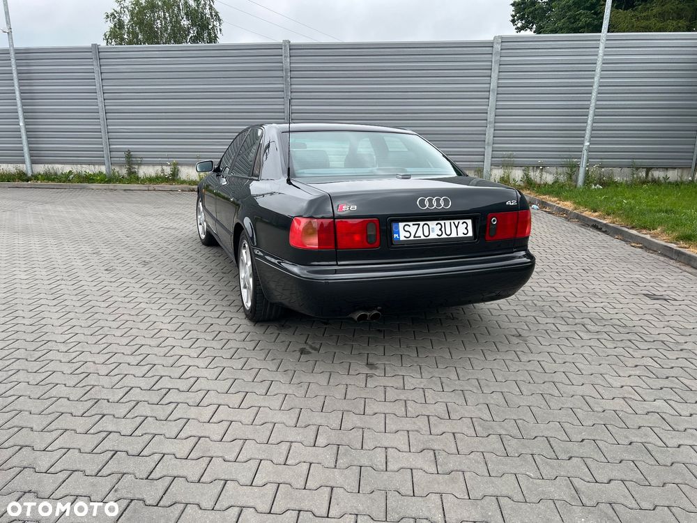 Audi S8 - 4