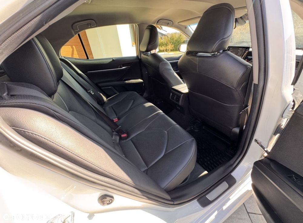 Toyota Camry 2.5 Hybrid Executive CVT - 6
