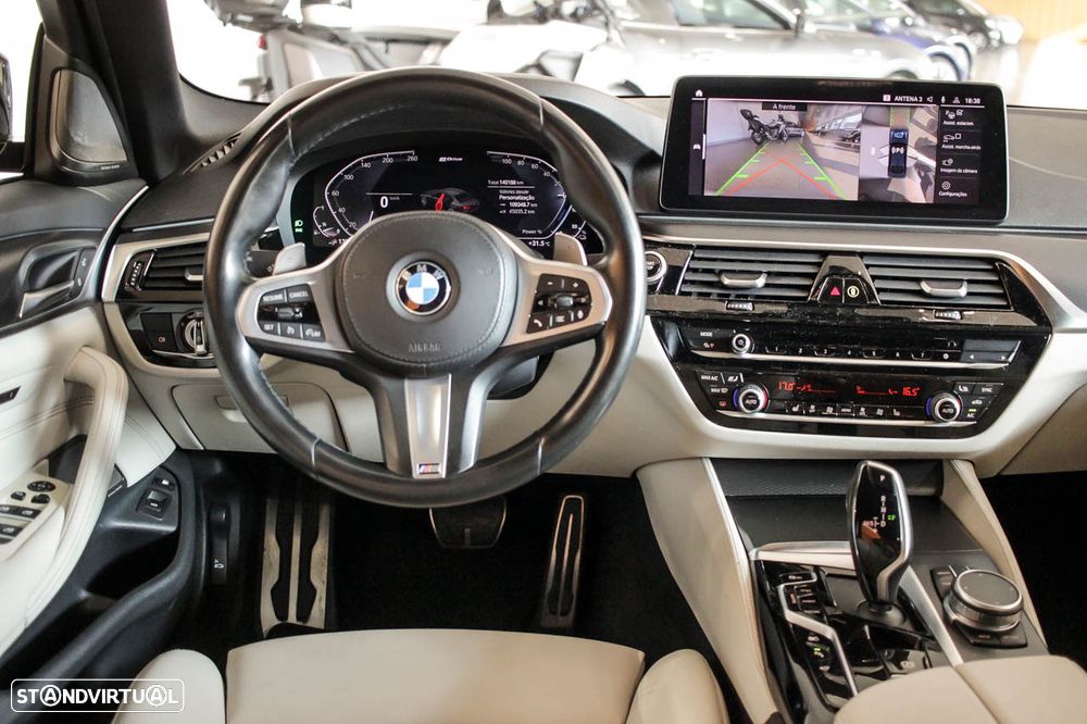 BMW 545 e xDrive Pack M - 11