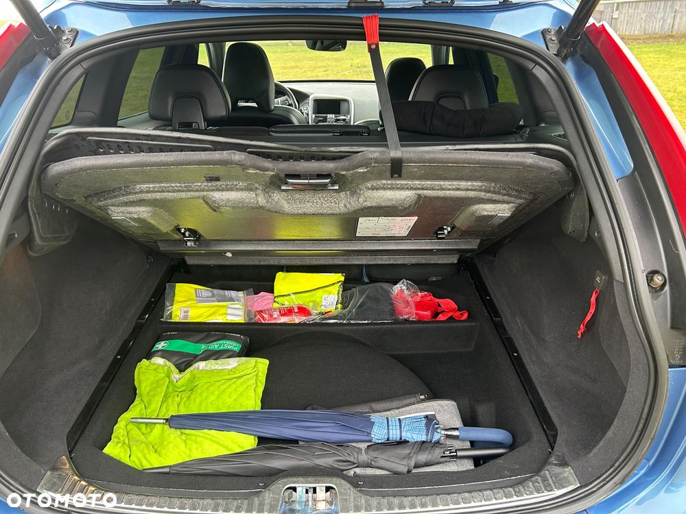 Volvo XC 60 D4 Geartronic RDesign - 13