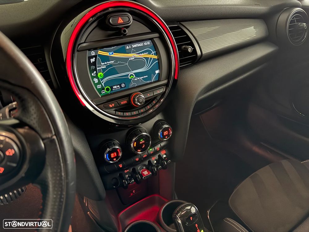 MINI 3 Portas Cooper D Aut. - 26