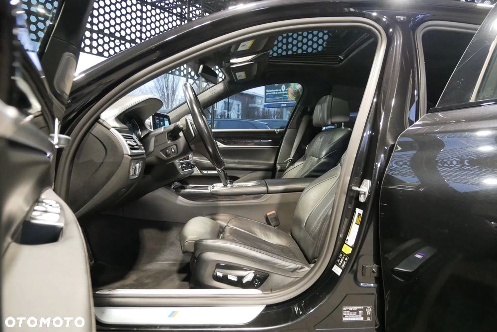 BMW Seria 7 750i xDrive - 7