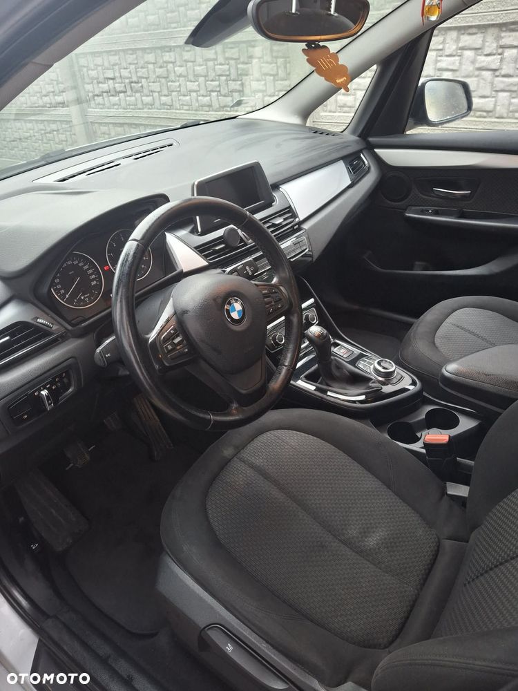 BMW Seria 2 218d - 6