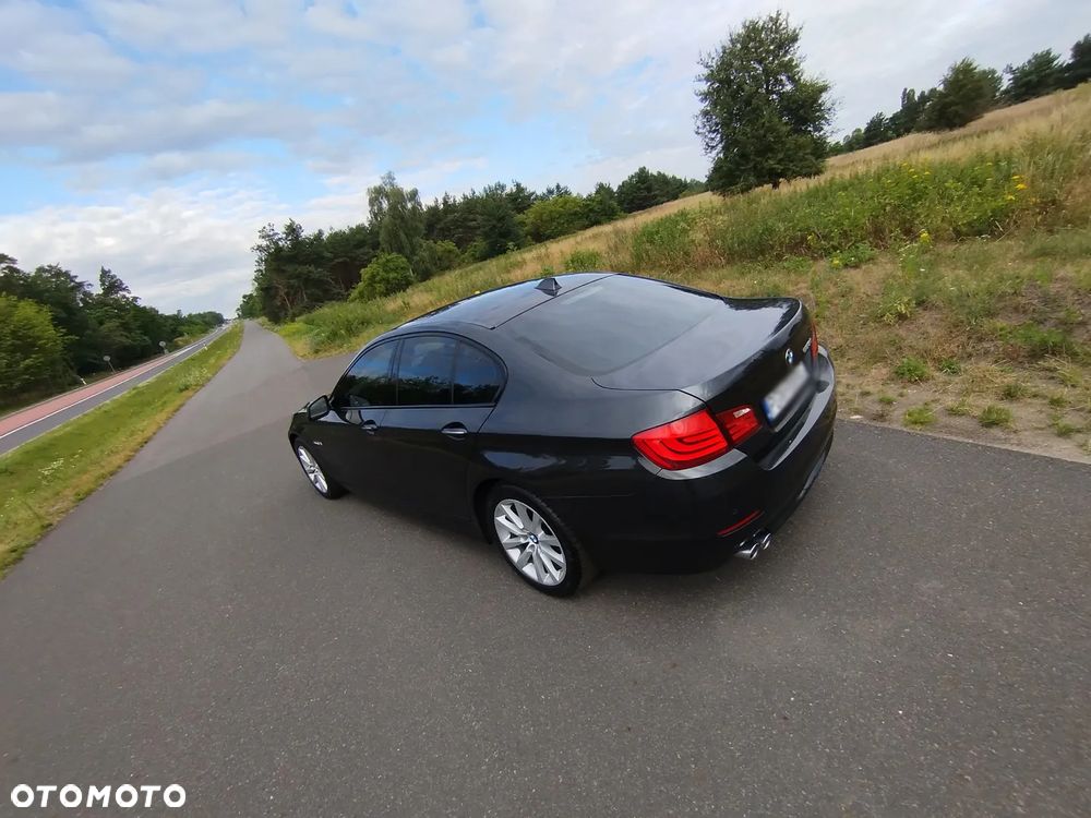 BMW Seria 5 528i Sport-Aut - 3