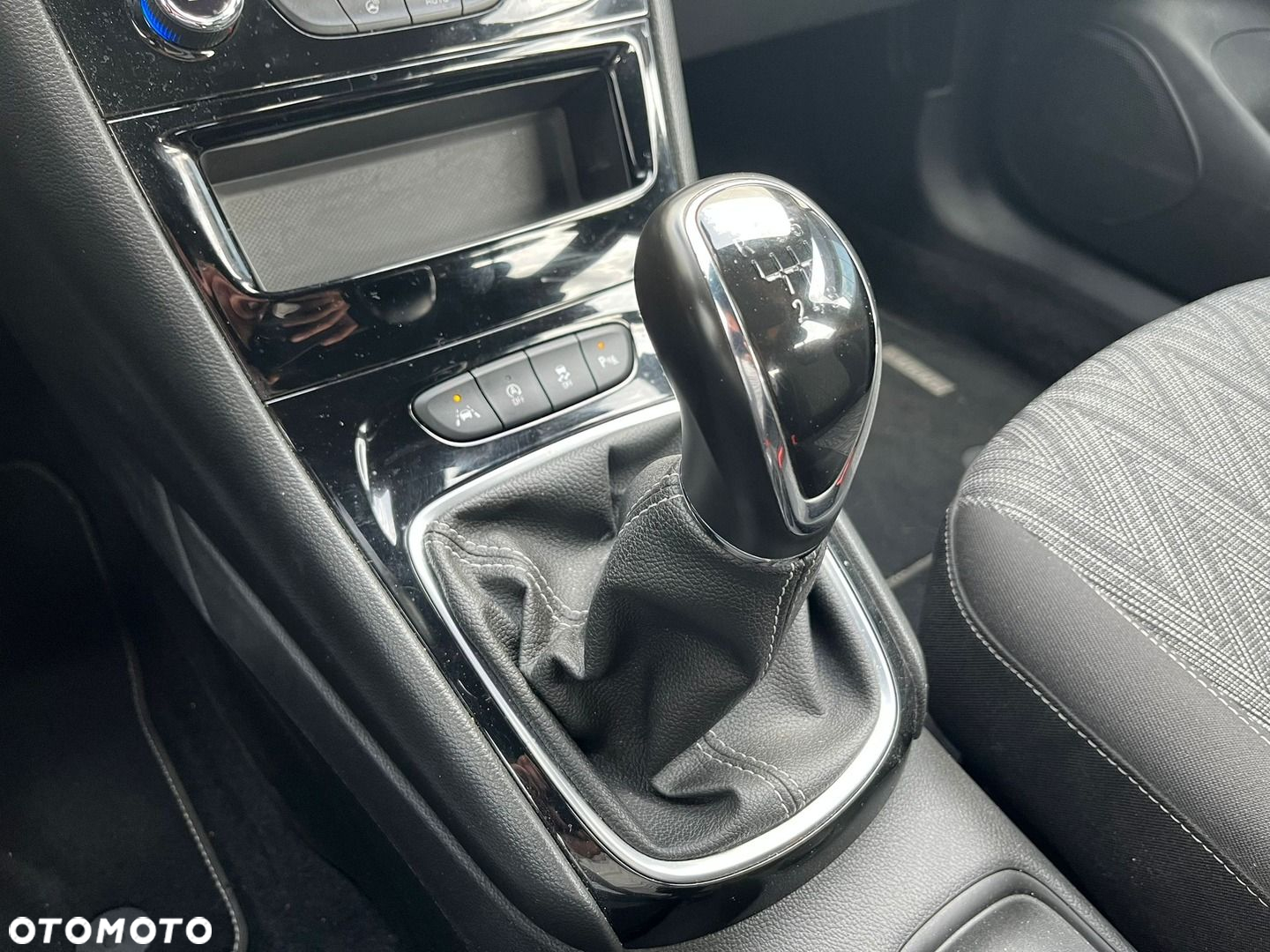 Opel Astra V 1.2 T GS Line S&S - 20