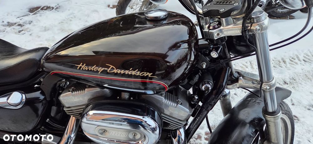 Harley-Davidson Sportster Custom 883C - 4