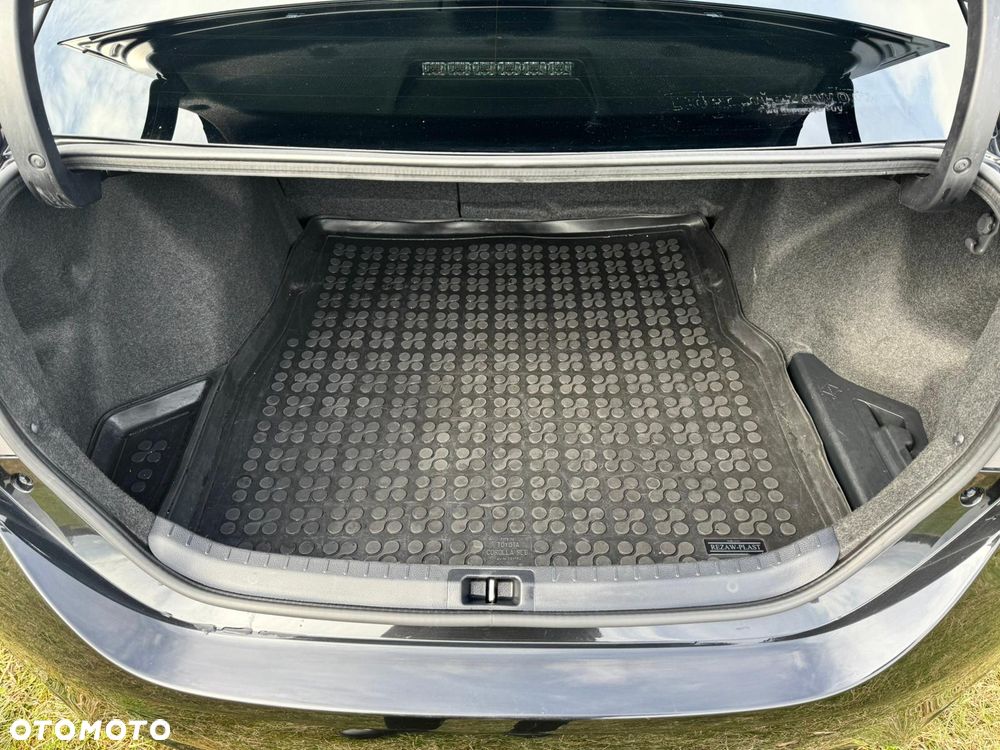 Toyota Corolla 1.6 Classic Plus - 5