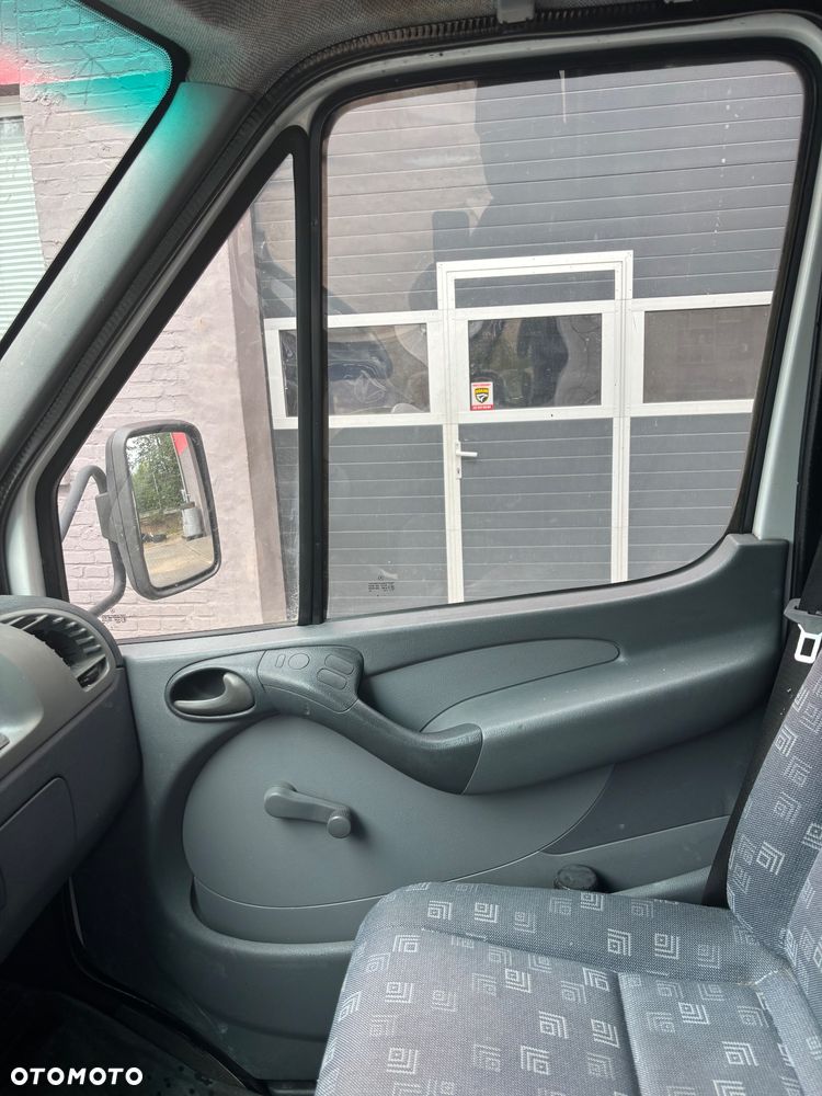 Mercedes-Benz Sprinter - 23