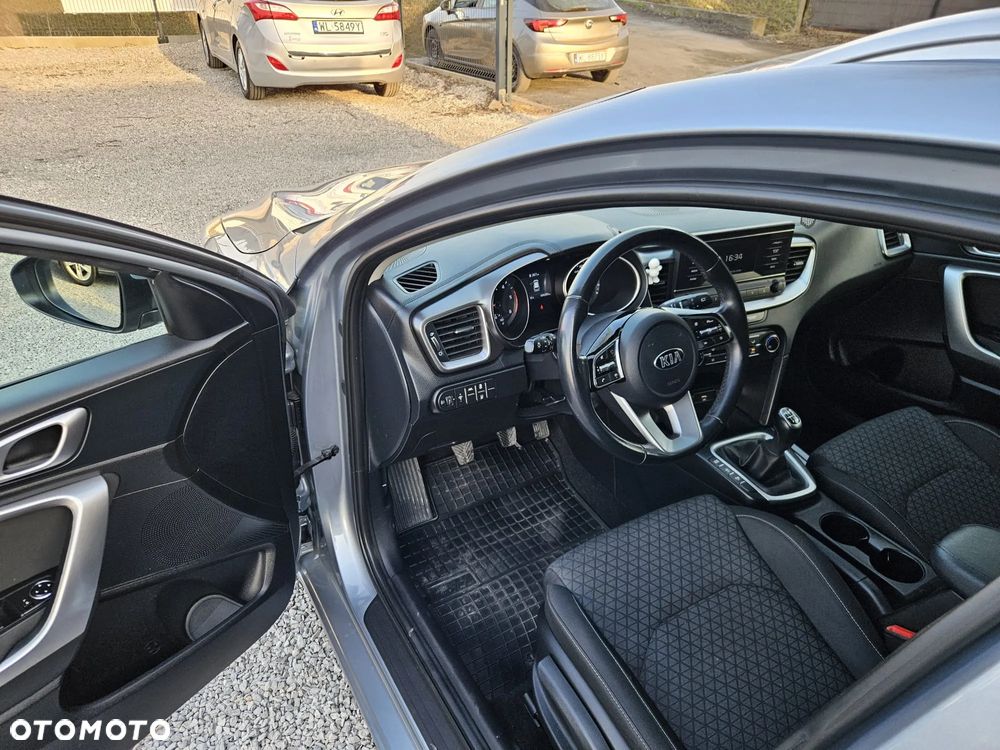 Kia Ceed 1.6 CRDi SCR L Business Line - 19