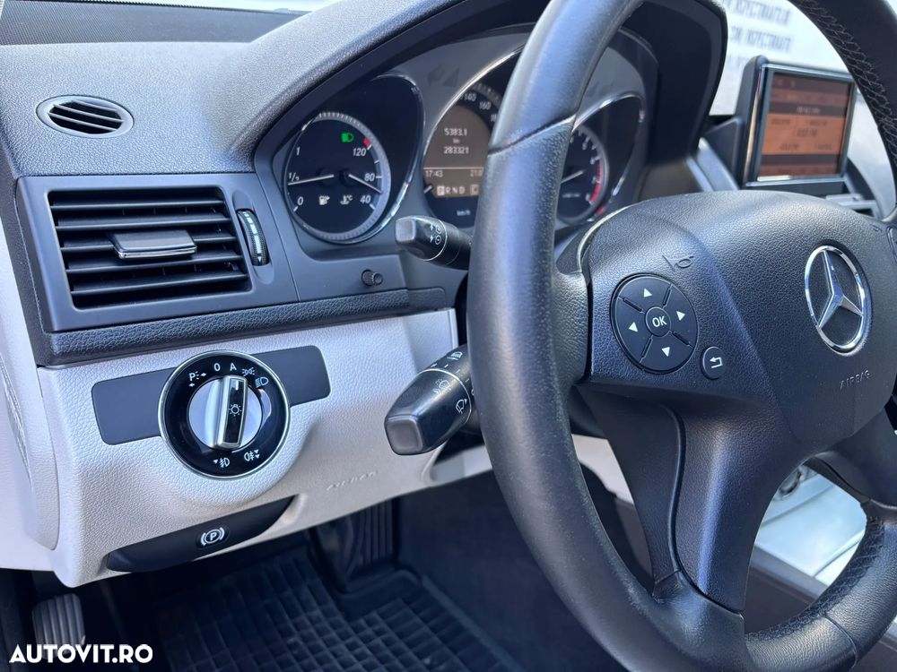 Mercedes-Benz C 250 CGI Automatik BlueEFFICIENCY Avantgarde - 23