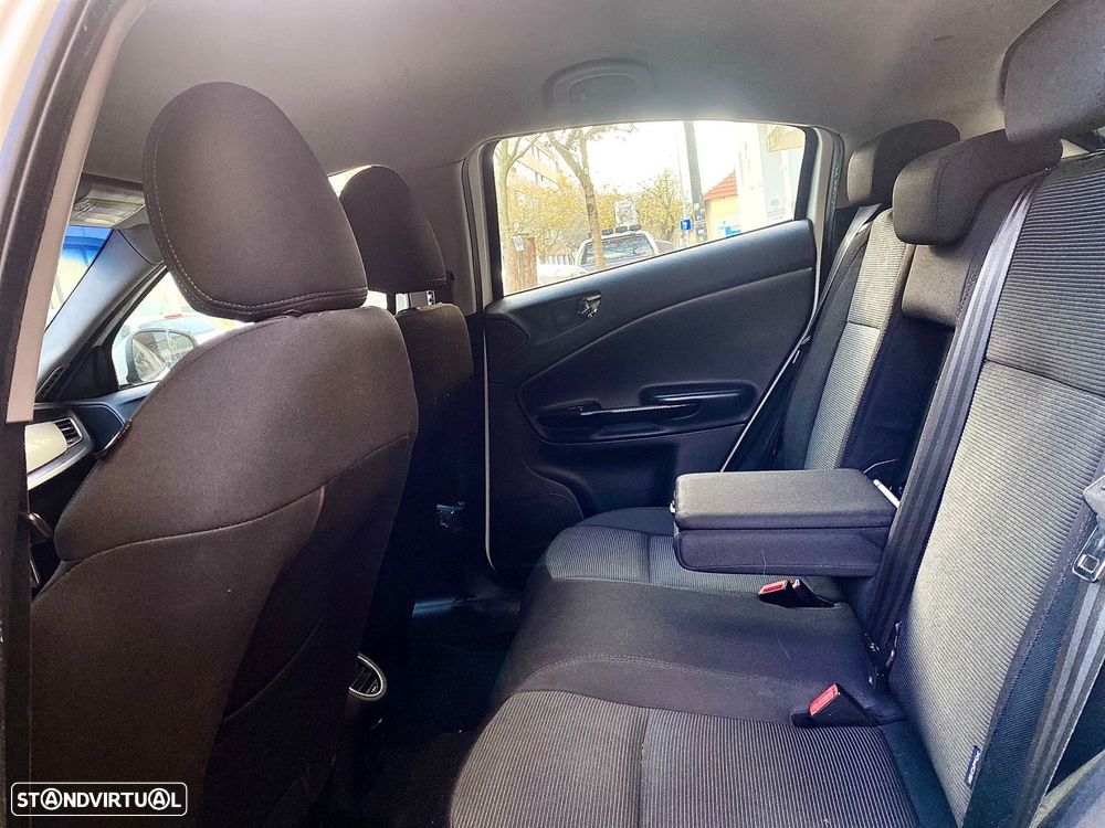 Alfa Romeo Giulietta 1.6 JTDm Corporate - 25