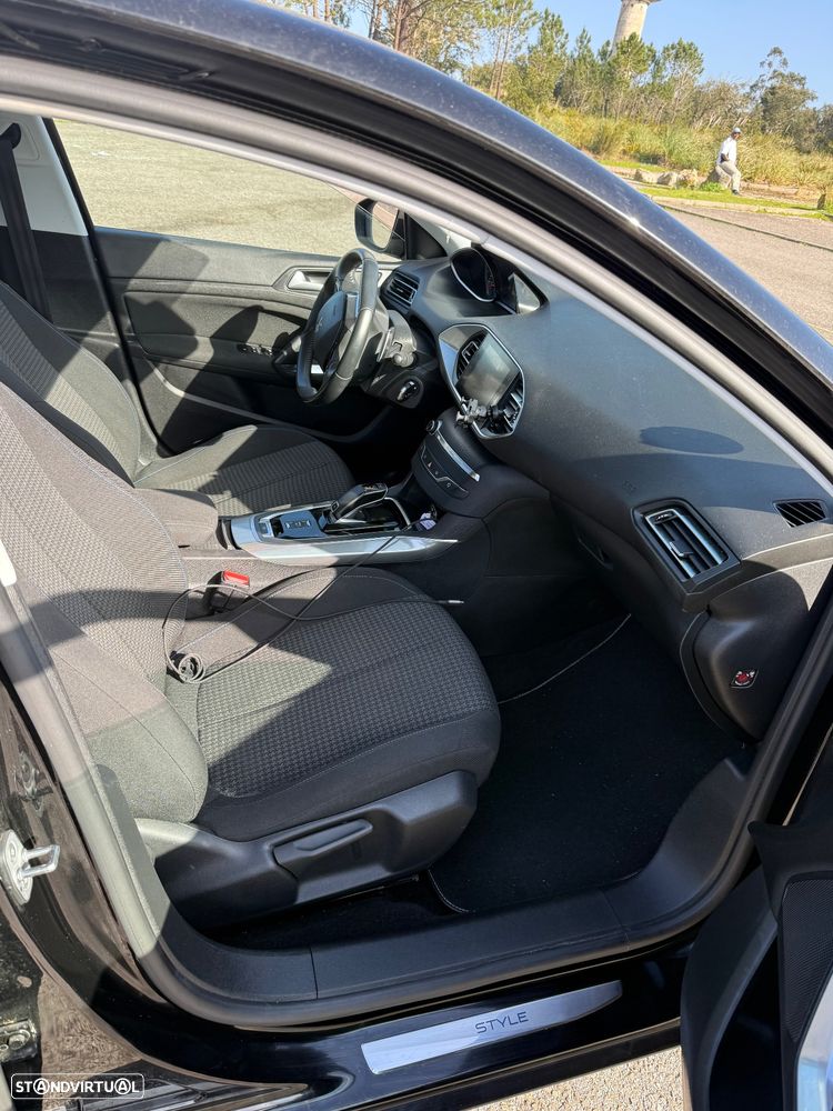 Peugeot 308 PureTech 130 GPF EAT8 Stop & Start Allure - 7