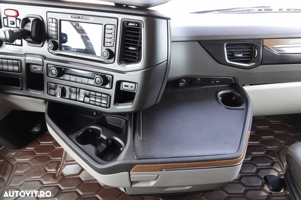 Scania S 500 / RETARDER / AER CONDIȚIONAT PARCARE / JANTE DIN ALIAJ / PIELE / ANVELOPE 100% / REZERVORE 1.400 L - 29